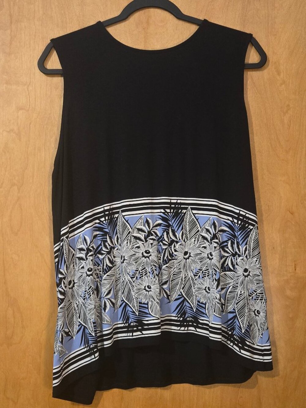 J.Jill Wearever Collection Tunic Top Stretch Sleeveless Black Floral Lg petite